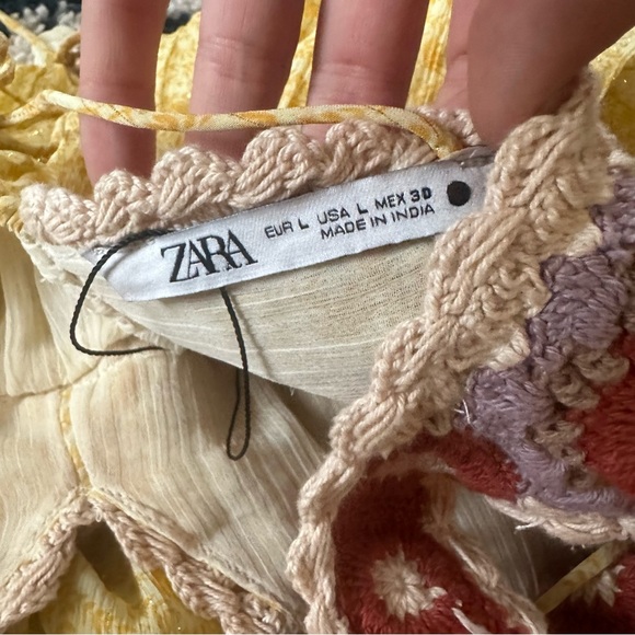 Zara limited edition crochet dress in yellow - Large - Picture 7 of 7